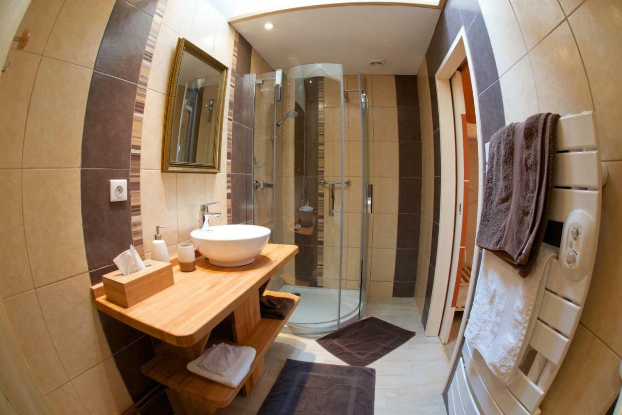 Le Petit Saint-Julien Bed & Breakfast Eksteriør bilde